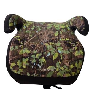1025K228 Harmony Green Camouflage Booster Seat